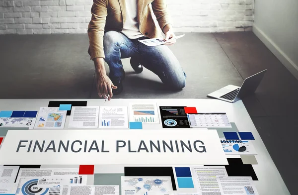 Biznesmen pracę z Planowanie finansowe — Zdjęcie stockowe