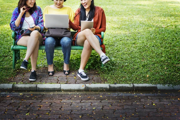 Mutlu anne ile kızı