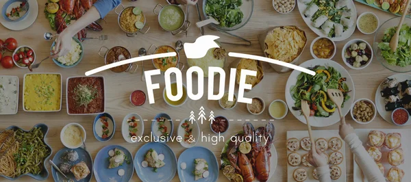 Mensen en eten met Foodie — Stockfoto
