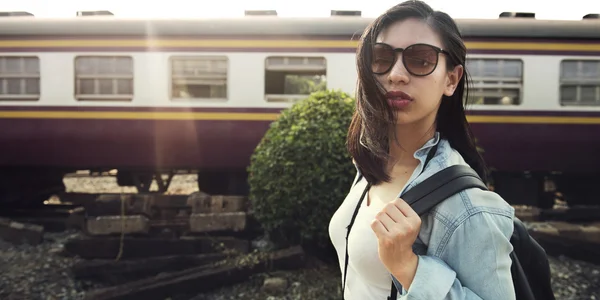 Beautiful girl on railway platform — Stock Photo, Image