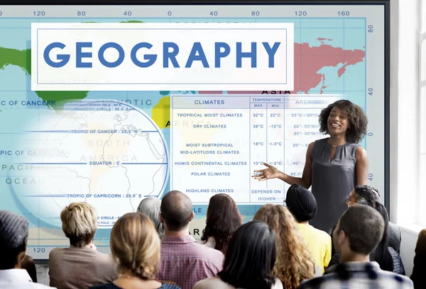 Persone in seminario con geografia — Foto Stock