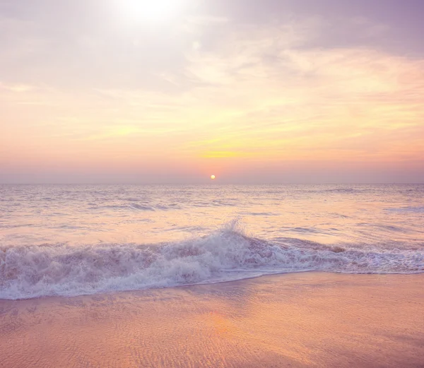 Krásný výhled na oceán a pláž — Stock fotografie