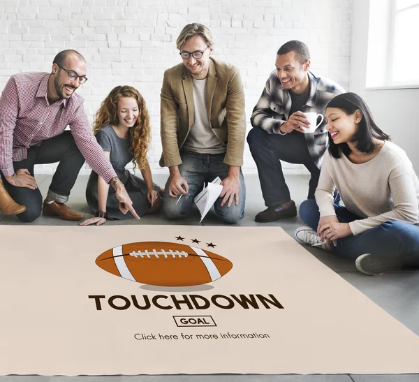 Designer arbeiten mit Plakat und Touchdown — Stockfoto