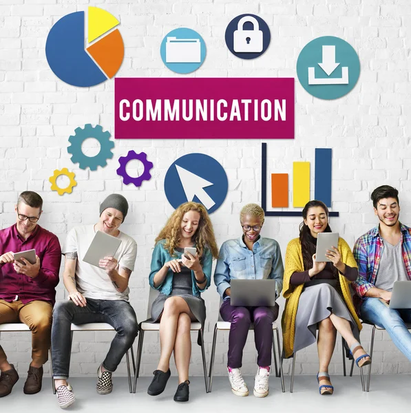 İnsanlar dijital araçları tarama 