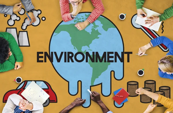 Çevre üzerindeki işaret eden iş adamları