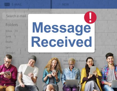 İnsanlar dijital araçları tarama 