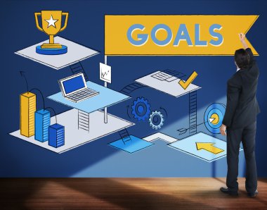 İş adamı duvara yakın duruyor 