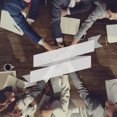 iş adamları müzakere masasına çalışma