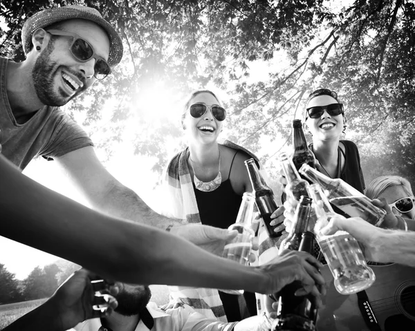 Arkadaşlar birlikte içme