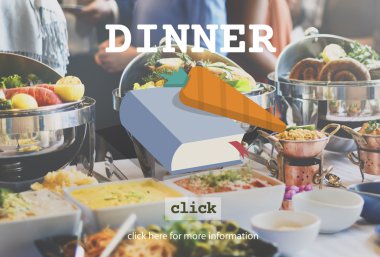 Masa çeşitli lezzetli yiyecek dolu 