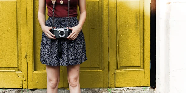 Fotografin Mädchen mit Kamera — Stockfoto