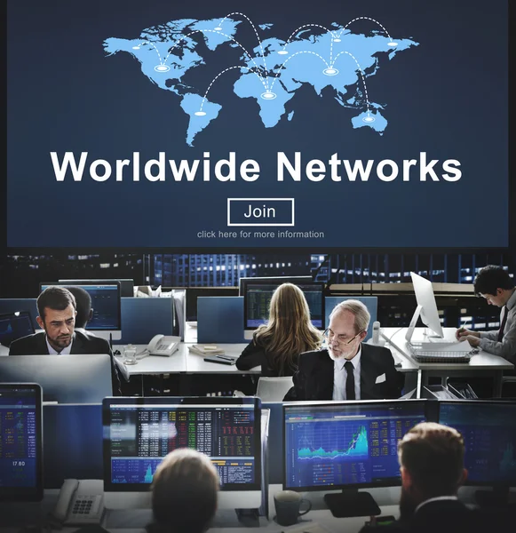 Trabajadores empresariales y redes mundiales — Foto de Stock
