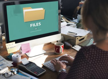işkadını monitörde arıyorsunuz