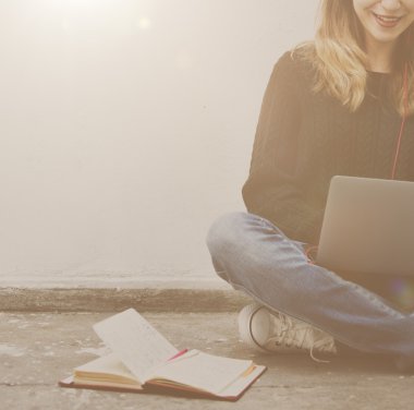 Tarama öğrenci kadın 