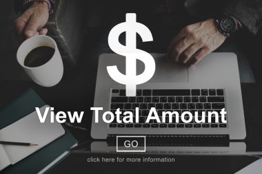 Dizüstü bilgisayarlı erkek eller