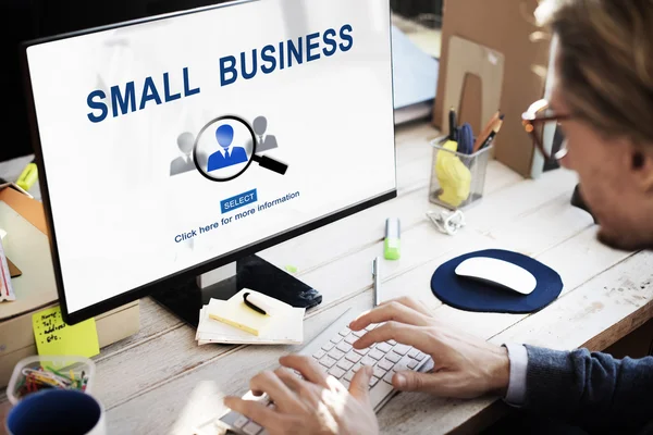 Businessman working on computer — Stock Photo, Image