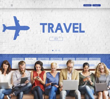 aygıtlar ve seyahat ile insanlar oturup