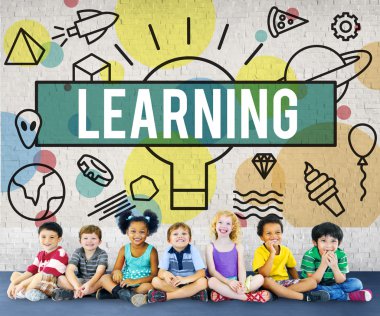 Çeşitlilik çocuk birlikte oturan