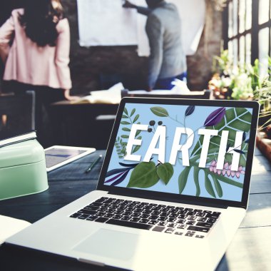 Bilgisayar çalışma tablosunda