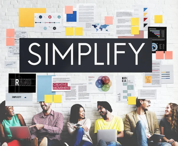 Amis de la diversité près du mur avec simplifier — Photo