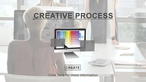 Üzletasszony működik a számítógép és a kreatív folyamat — Stock Fotó
