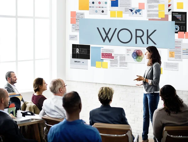 Compañeros de negocios trabajando juntos — Foto de Stock