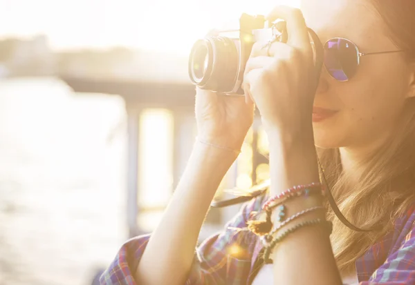 Menina fazendo fotos, inspirar conceito — Fotografia de Stock