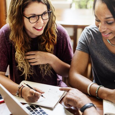 Bilgisayar ile emekçilerin