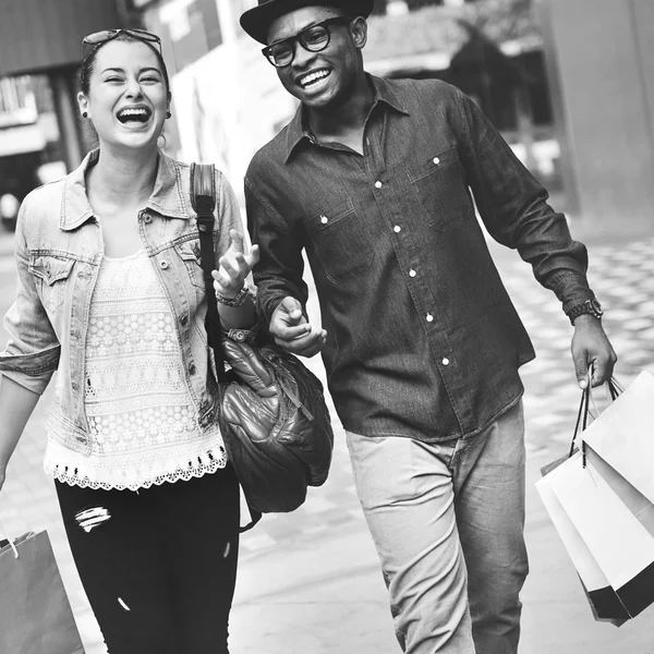 Pareja yendo tras Compras — Foto de Stock