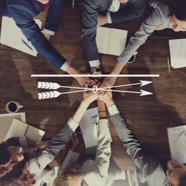 iş adamları müzakere masasına çalışma