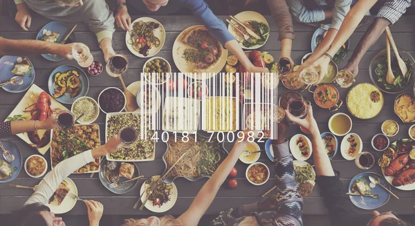 Az emberek és az élelmiszer-vonalkód — Stock Fotó
