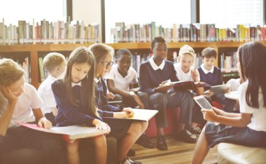 Sınıf ders kitaplığında olması