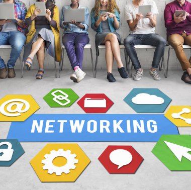 İnsanlar dijital araçları tarama 