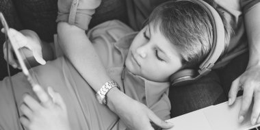 Anne ve oğlu birlikte vakit