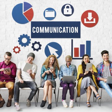 İnsanlar dijital araçları tarama  