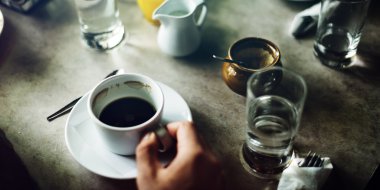 Kahve içiyorum arkadaşlar çubuk