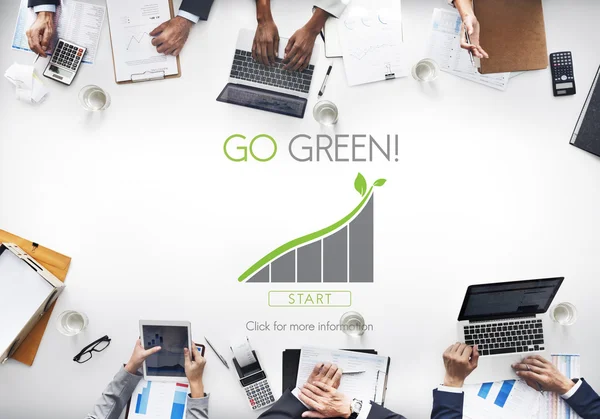 iş adamları müzakere masasına çalışma