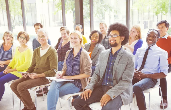 Groep zakenmensen op vergadering — Stockfoto