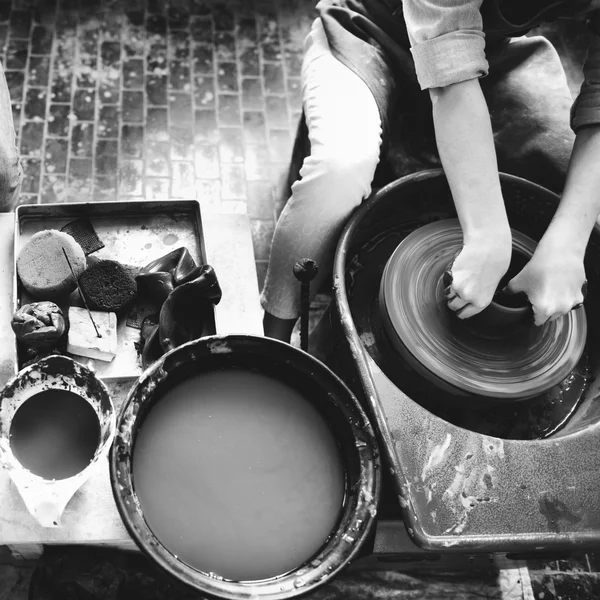 Artista trabajando en el estudio —  Fotos de Stock