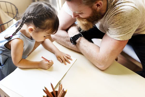 Papa et fille passent du temps ensemble — Photo