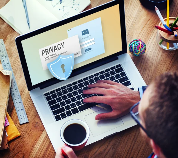 Man working in office on laptop — Stock Photo, Image