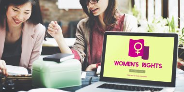 insanlar tartışmak ve birlikte çalışma