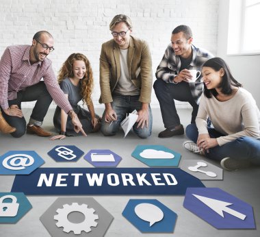 Poster ile çalışan ve ağ tasarımcıları