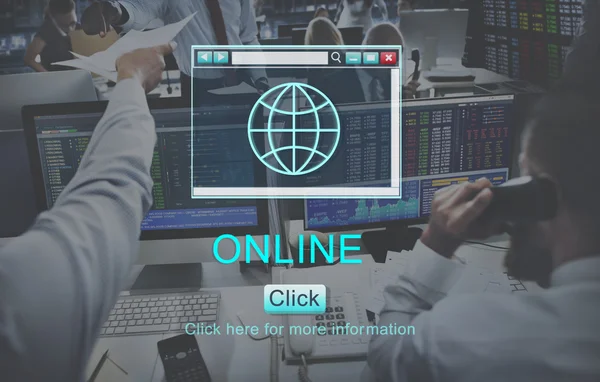 Iş adamları çalışma ve çevrimiçi — Stok fotoğraf