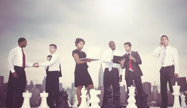 Team di uomini d'affari con scacchi — Foto Stock