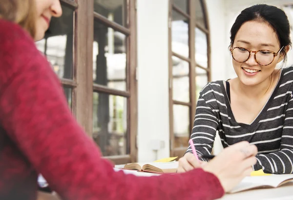 Girls studying together — Stock Photo, Image