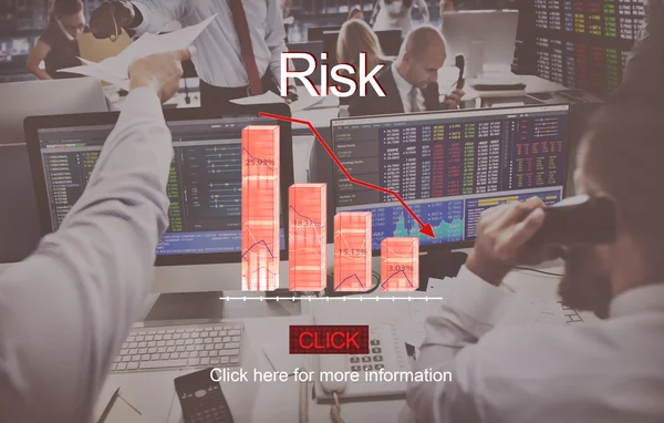Affärsmän som arbetar och risk — Stockfoto