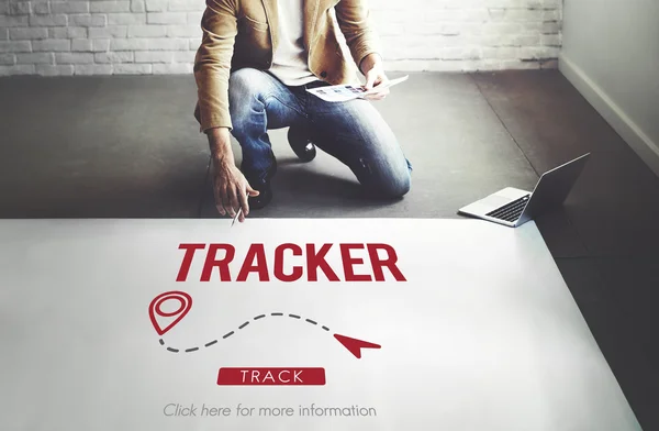 Affärsman med tracker — Stockfoto