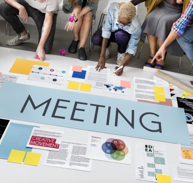 Kattaki insanlar çizim afiş