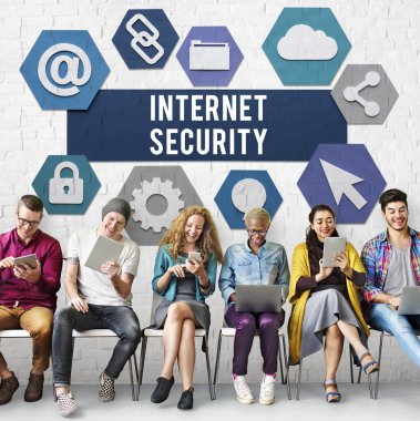 İnsanlar dijital araçları tarama  